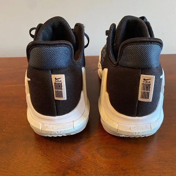 Men's Lebron Witness 6 Basketball Shoes - Picture 5 of 8